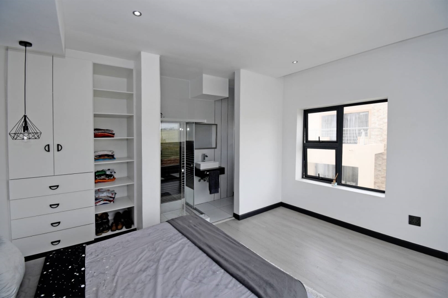 4 Bedroom Property for Sale in Blue Valley Golf Estate Gauteng