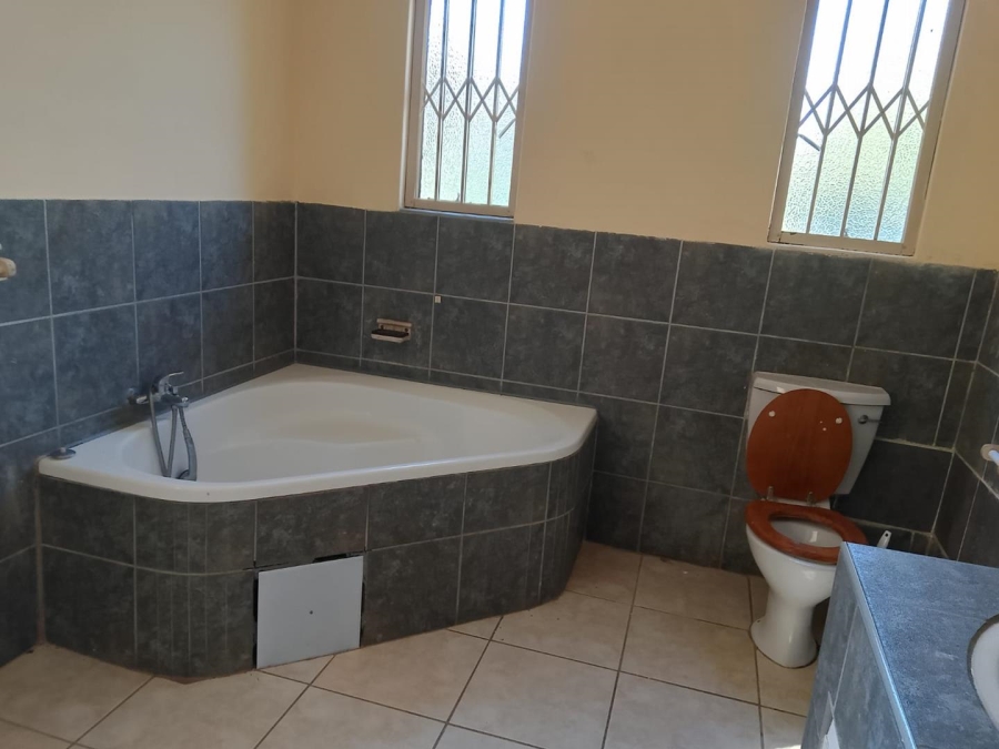 4 Bedroom Property for Sale in Amandasig Gauteng