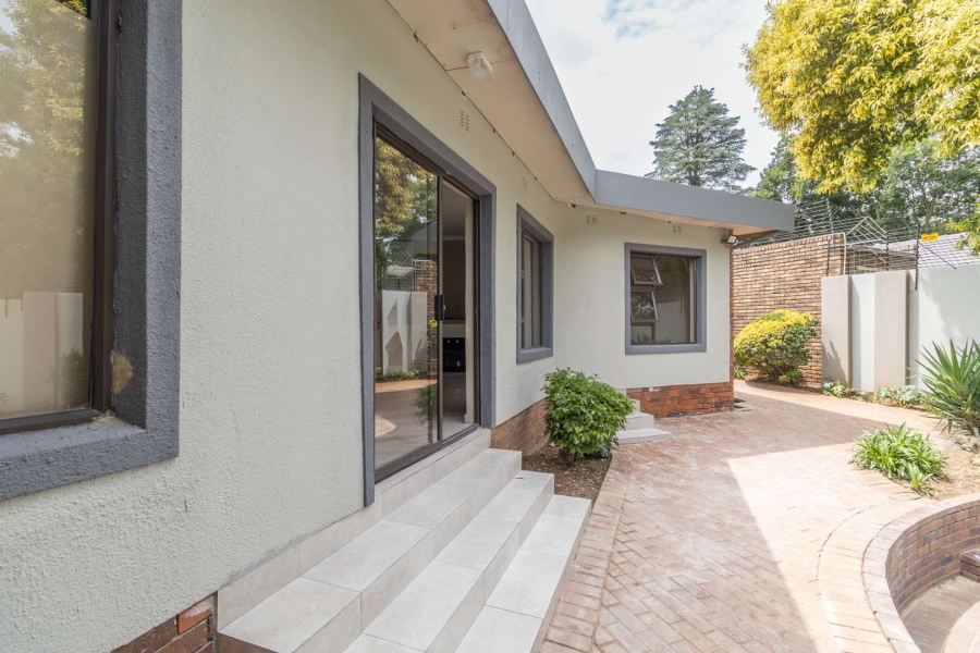 1 Bedroom Property for Sale in Hurlingham Manor Gauteng