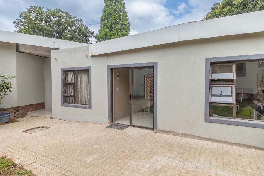 1 Bedroom Property for Sale in Hurlingham Manor Gauteng