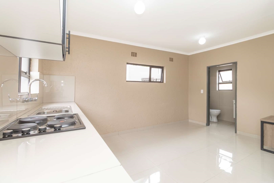 1 Bedroom Property for Sale in Hurlingham Manor Gauteng