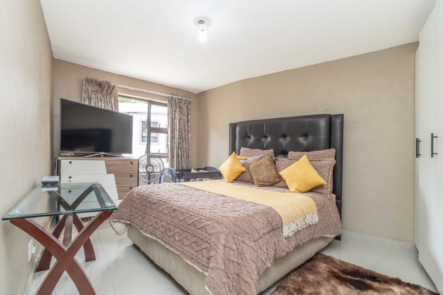 To Let 1 Bedroom Property for Rent in Hurlingham Manor Gauteng