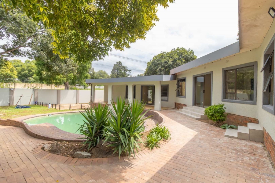 1 Bedroom Property for Sale in Hurlingham Manor Gauteng