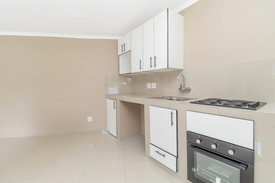 1 Bedroom Property for Sale in Hurlingham Manor Gauteng