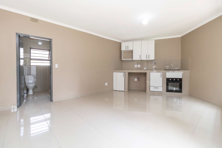 1 Bedroom Property for Sale in Hurlingham Manor Gauteng