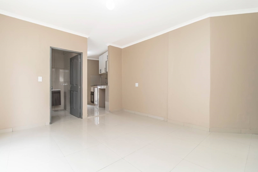 To Let 1 Bedroom Property for Rent in Hurlingham Manor Gauteng