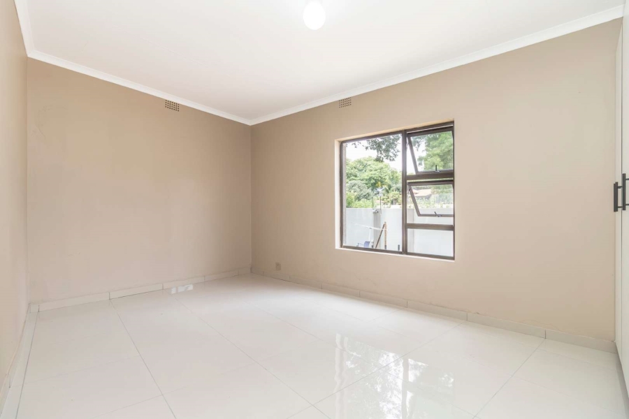 To Let 1 Bedroom Property for Rent in Hurlingham Manor Gauteng