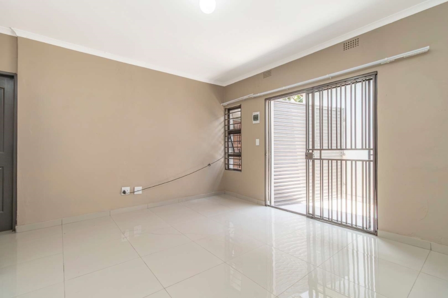 To Let 1 Bedroom Property for Rent in Hurlingham Manor Gauteng