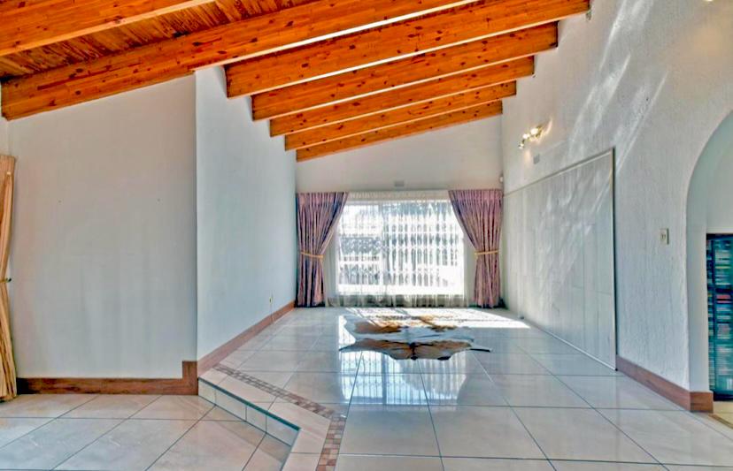 4 Bedroom Property for Sale in Brackenhurst Gauteng