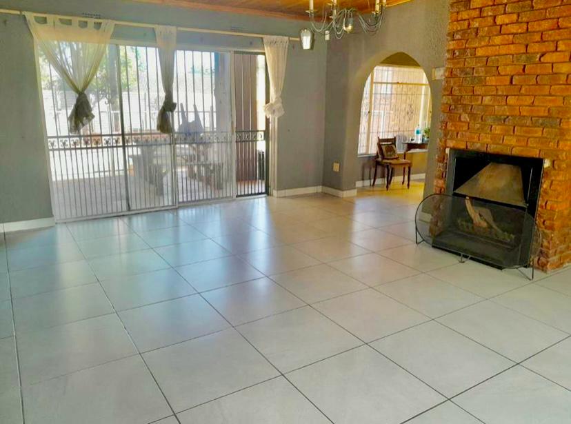 3 Bedroom Property for Sale in Brackenhurst Gauteng