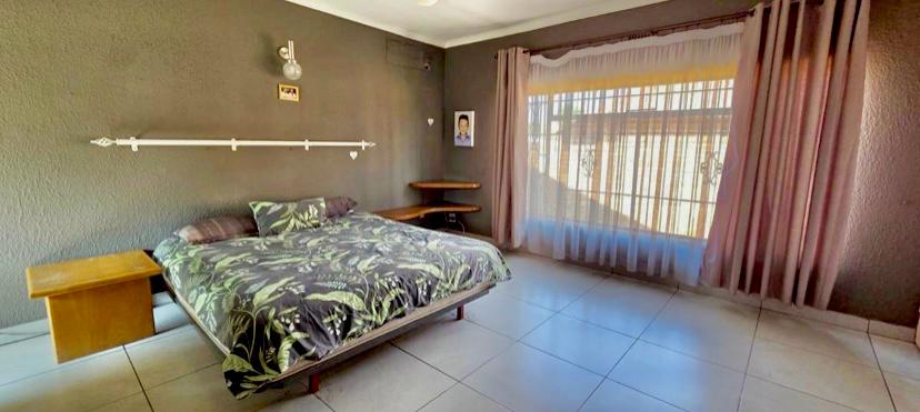 3 Bedroom Property for Sale in Brackenhurst Gauteng