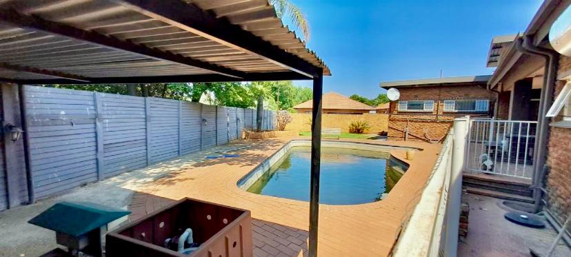 3 Bedroom Property for Sale in Brackenhurst Gauteng