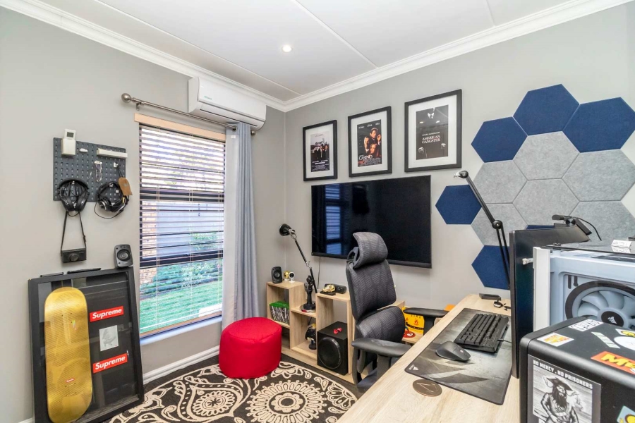 To Let 3 Bedroom Property for Rent in Homes Haven Gauteng