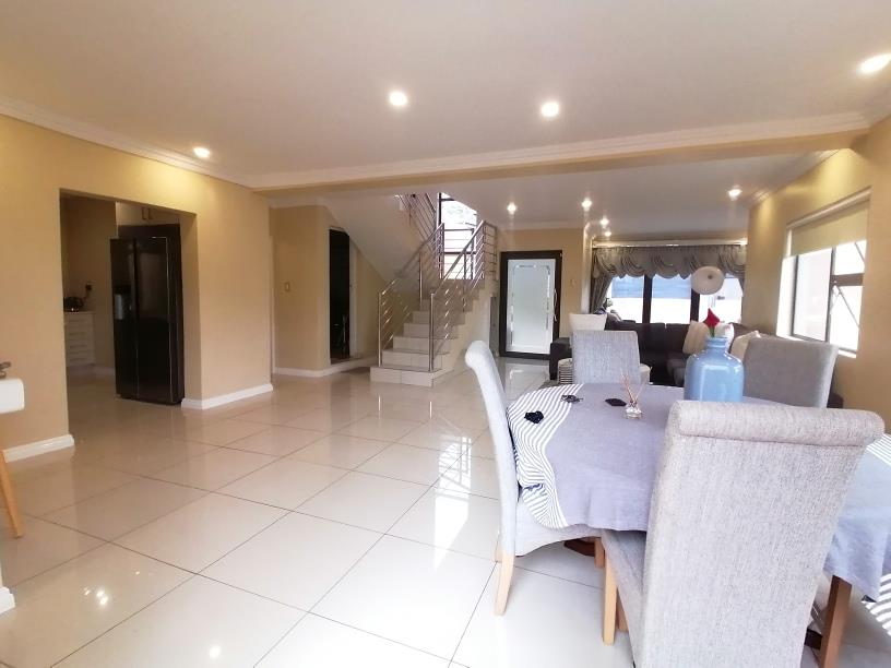 To Let 5 Bedroom Property for Rent in Pinehaven Gauteng