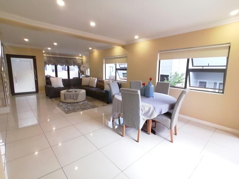 To Let 5 Bedroom Property for Rent in Pinehaven Gauteng