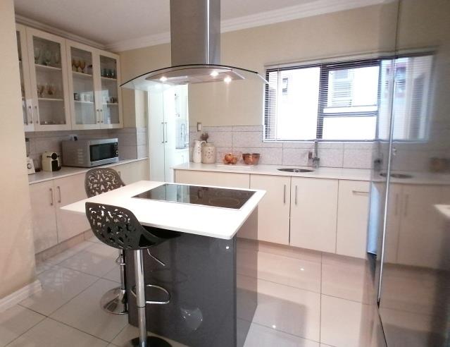 To Let 5 Bedroom Property for Rent in Pinehaven Gauteng