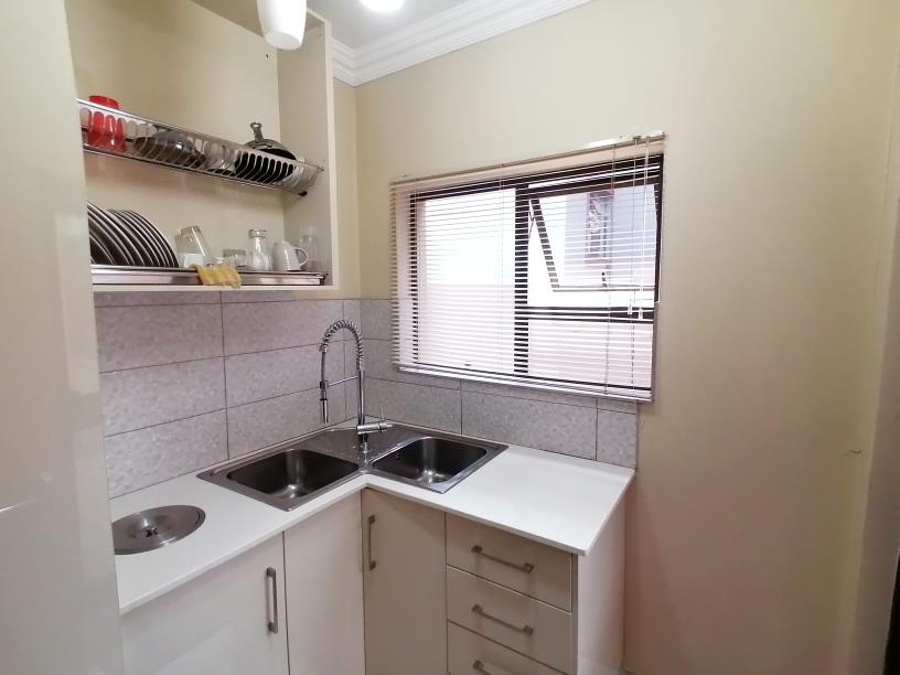 To Let 5 Bedroom Property for Rent in Pinehaven Gauteng