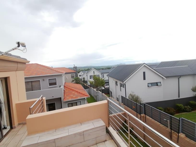To Let 5 Bedroom Property for Rent in Pinehaven Gauteng