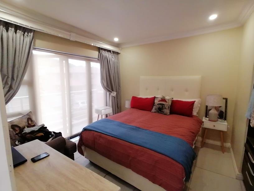 To Let 5 Bedroom Property for Rent in Pinehaven Gauteng