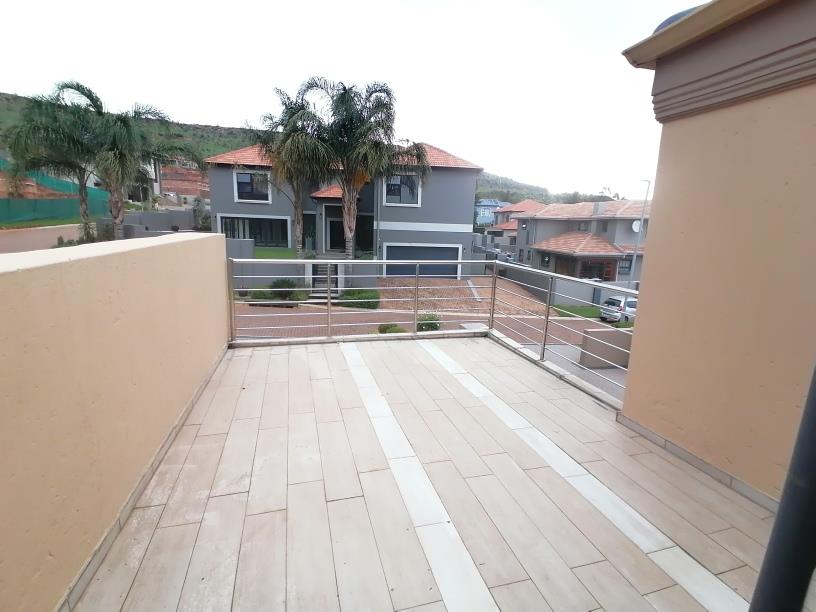 To Let 5 Bedroom Property for Rent in Pinehaven Gauteng