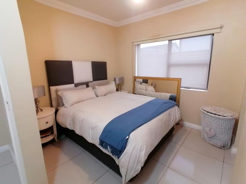 To Let 5 Bedroom Property for Rent in Pinehaven Gauteng