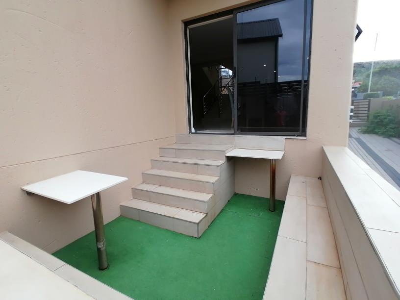 To Let 5 Bedroom Property for Rent in Pinehaven Gauteng