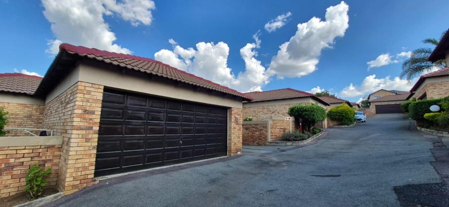3 Bedroom Property for Sale in Sundowner Gauteng