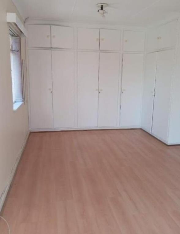 To Let 1 Bedroom Property for Rent in Oaklands Gauteng