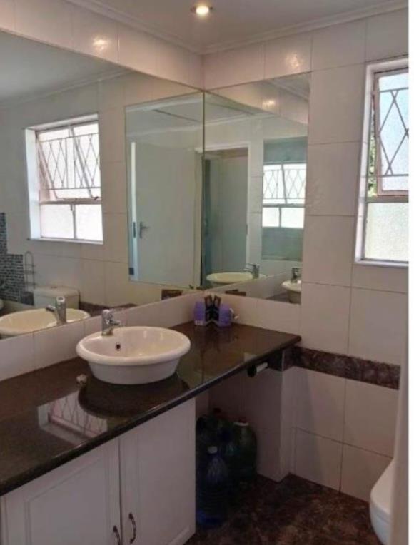 To Let 1 Bedroom Property for Rent in Oaklands Gauteng