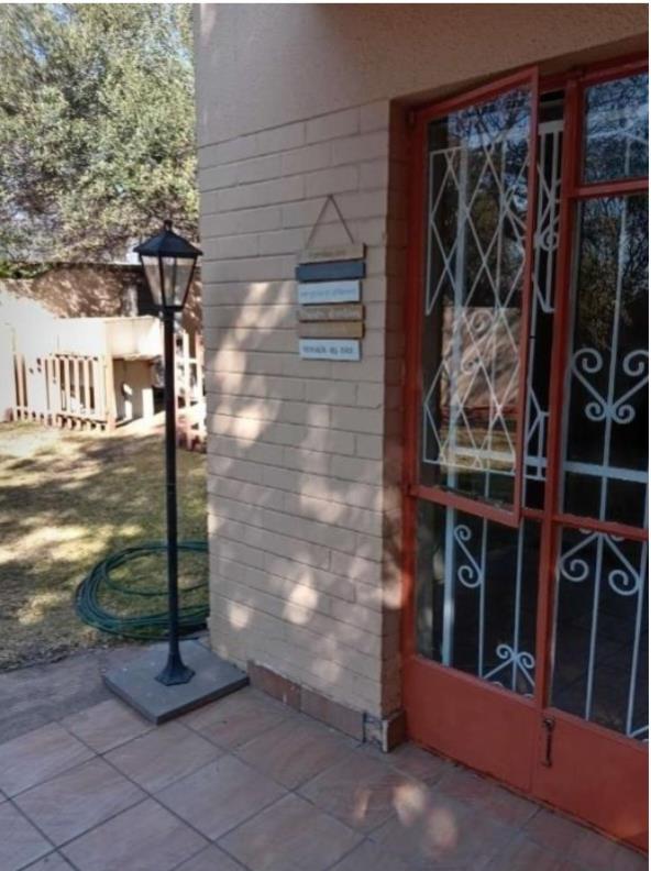 To Let 1 Bedroom Property for Rent in Oaklands Gauteng