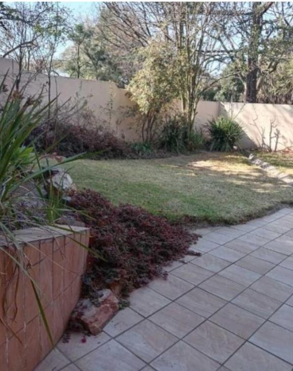 To Let 1 Bedroom Property for Rent in Oaklands Gauteng