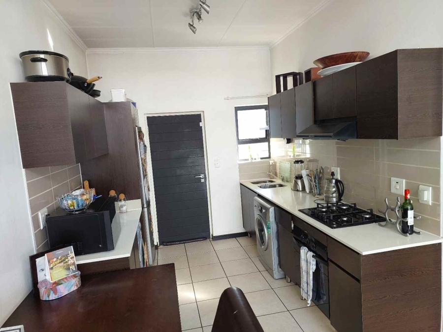 2 Bedroom Property for Sale in Greenstone Gate Gauteng