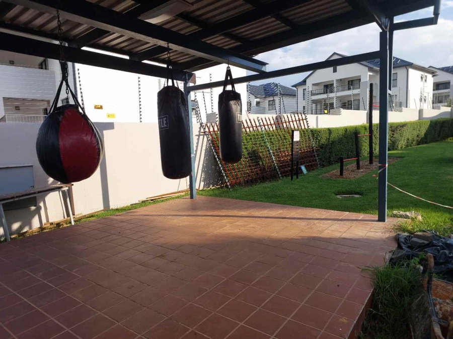 2 Bedroom Property for Sale in Greenstone Gate Gauteng