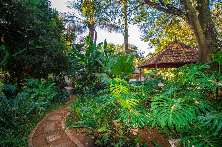 6 Bedroom Property for Sale in Eldoraigne Gauteng