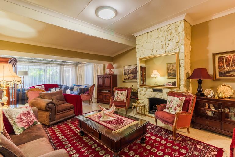 6 Bedroom Property for Sale in Eldoraigne Gauteng