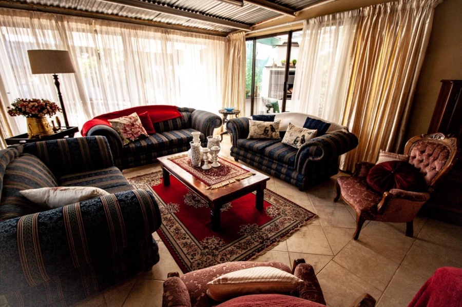 6 Bedroom Property for Sale in Eldoraigne Gauteng