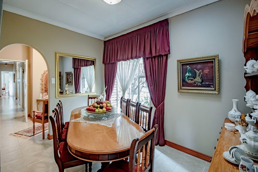 6 Bedroom Property for Sale in Eldoraigne Gauteng