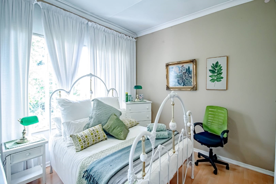 6 Bedroom Property for Sale in Eldoraigne Gauteng