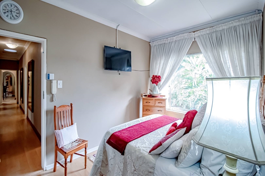 6 Bedroom Property for Sale in Eldoraigne Gauteng