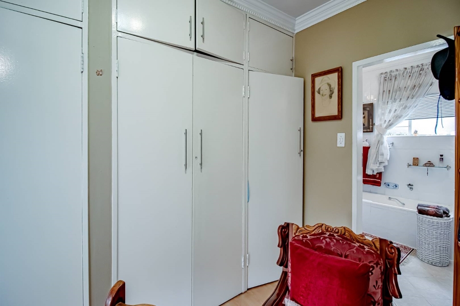 6 Bedroom Property for Sale in Eldoraigne Gauteng