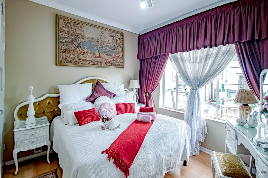 6 Bedroom Property for Sale in Eldoraigne Gauteng