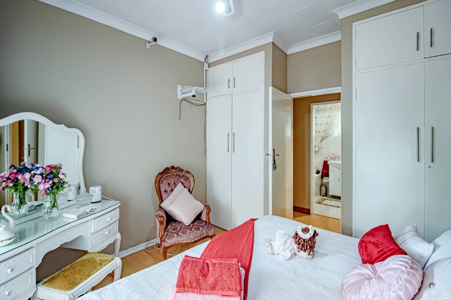 6 Bedroom Property for Sale in Eldoraigne Gauteng