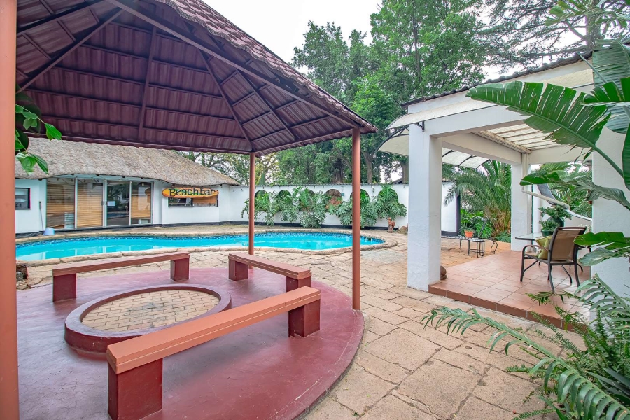 6 Bedroom Property for Sale in Eldoraigne Gauteng