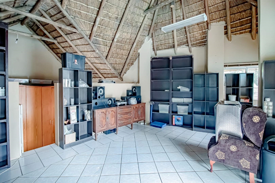 6 Bedroom Property for Sale in Eldoraigne Gauteng