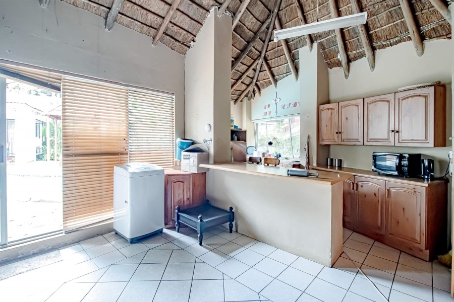 6 Bedroom Property for Sale in Eldoraigne Gauteng