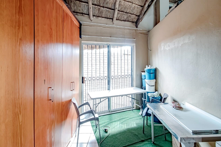 6 Bedroom Property for Sale in Eldoraigne Gauteng