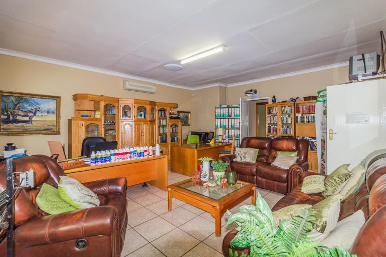 6 Bedroom Property for Sale in Eldoraigne Gauteng