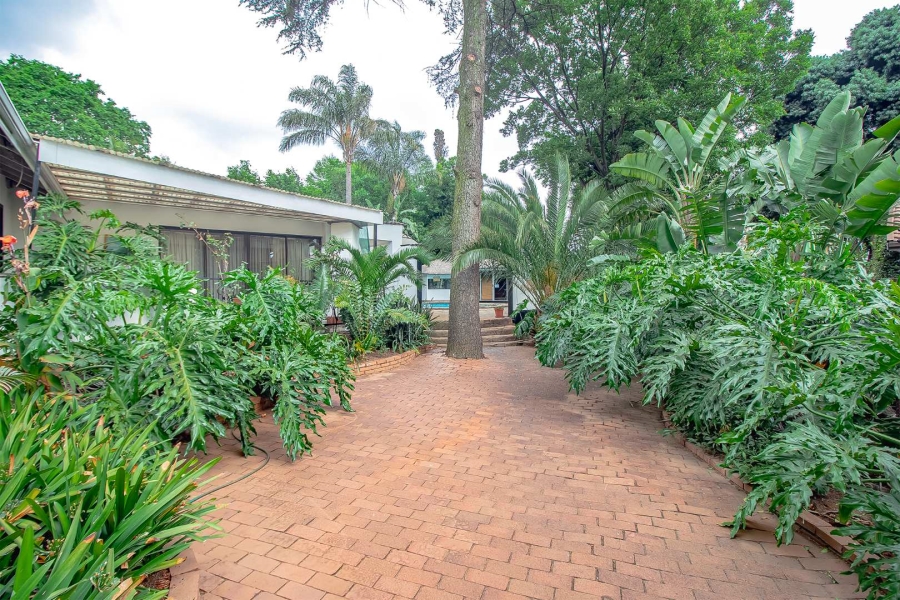 6 Bedroom Property for Sale in Eldoraigne Gauteng