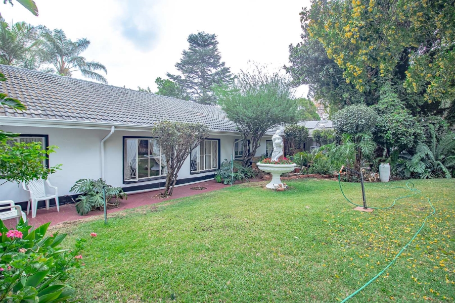 6 Bedroom Property for Sale in Eldoraigne Gauteng