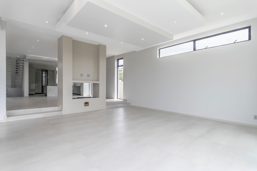 To Let 5 Bedroom Property for Rent in Waterfall Country Estate Gauteng